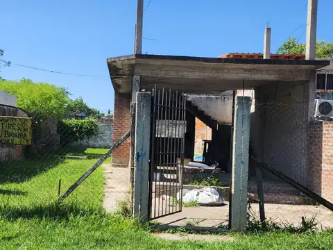 VENTA DE TERRENO CON MEJORAS EN TEMPERLEY