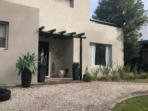 Venta Casa Los Potrillos Pilar 3 Dormitorios