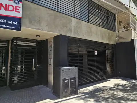 Crespo y Salta Cochera en PB