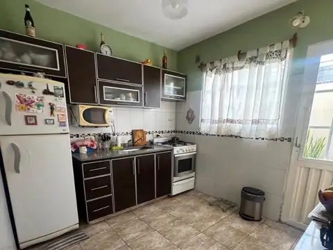 Depto Tipo Casa 3 ambientes con 2 baños