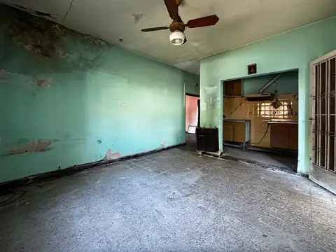 Casa 5 ambientes con 1 baño