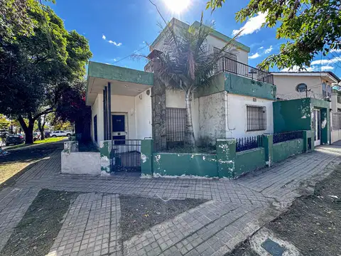 VENTA / PERMUTA Casa céntrica A RECICLAR, Villa Gobernador Gálvez