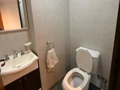 Departamento de 3 ambientes con cochera en Quilmes centro