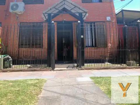 Casa en venta - 3 Dormitorios 2 Baños 1 Cochera - 180Mts2 - La Matanza