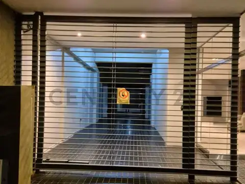 Venta de cochera cobre planta baja ingreso independiente al edificio.