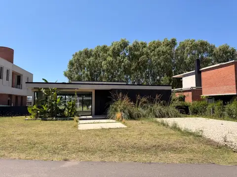 Av Jorge Newery 5000