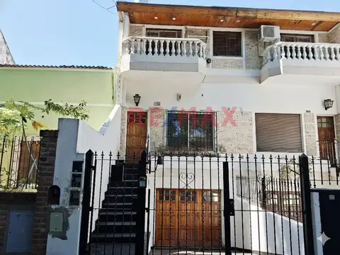 Depto Tipo Casa 4 ambientes con 3 baños