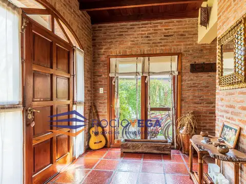 Propiedad con Gran parque en Country Club Banco Provincia