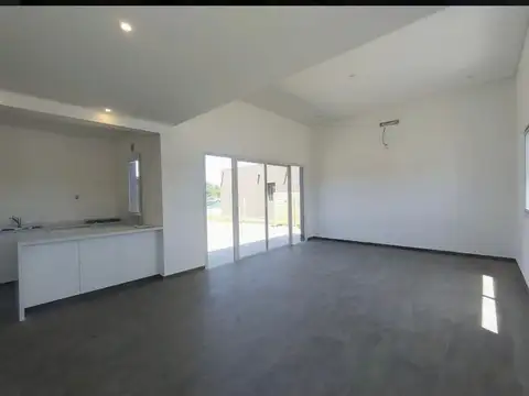 Casa en Venta en Pilar del Este - San Ramon, USD 145.000