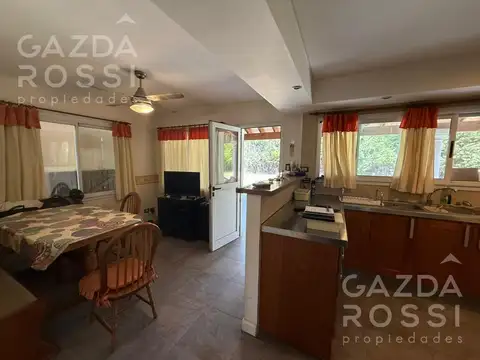 Casa 7 ambientes con 3 baños