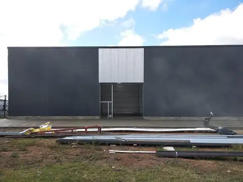 Galpon en Venta 54  mts Frente