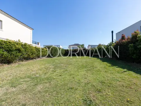 Terreno en Venta 30  mts Fondo