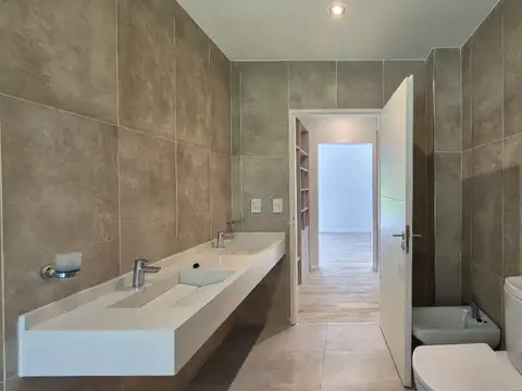 CASA EN VENTA MIRALAGOS