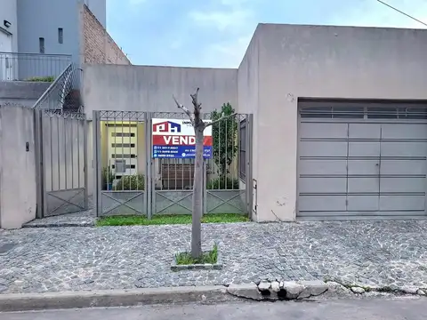 Venta casa 4 amb con galpón