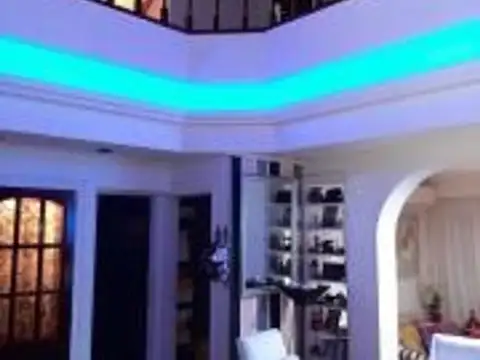 Depto Tipo Casa en Venta con 1 cocheras