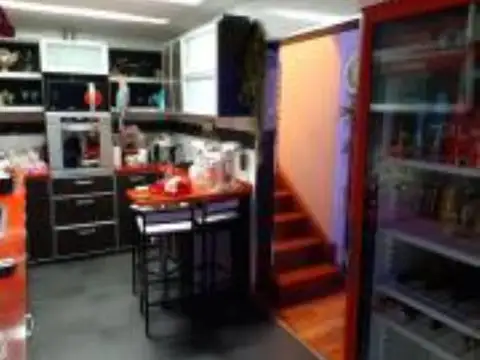 Depto Tipo Casa en Venta de 4 dormitorios