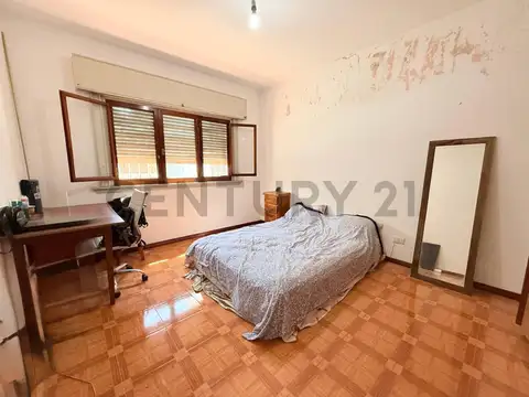 Casa 4 Ambientes con Jardín, Parrilla, Cochera y Terraza en Olivos