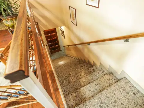 Casa 5 ambientes con 4 baños