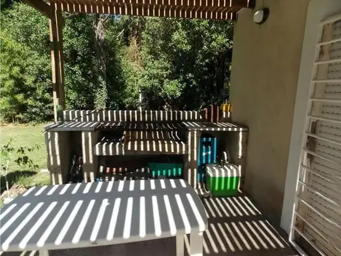 Casa 4 ambientes con 2 baños