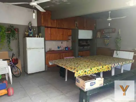 Casa 3 ambientes con 2 baños