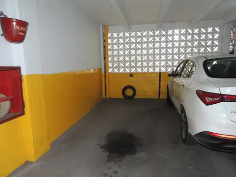 Alquiler cochera fija cubierta en Colegiales, E-FURIO.