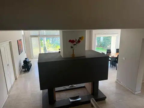 Casa 6 ambientes con 3 baños