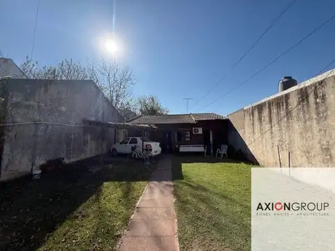 Casa en venta de 2 dormitorios c/ cochera en La Plata