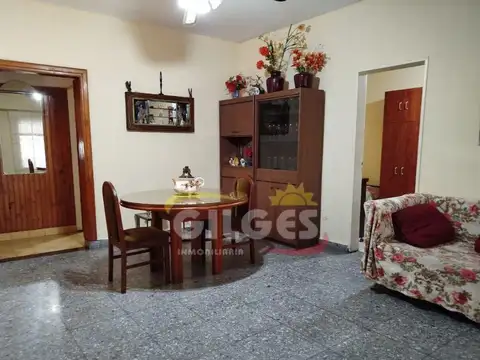 Venta de PH 4 Ambientes mas Local  en Ramos Mejia Apto Crédito