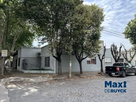 Casa 6 ambientes con 2 baños