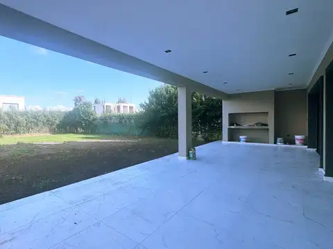 Casa en Venta en Pilar, USD 245.000