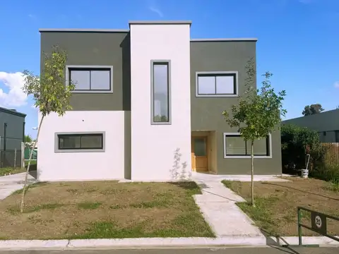 Casa en Venta en Pilar, USD 245.000