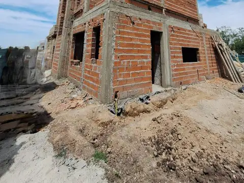 Casa en Venta con 3 cocheras
