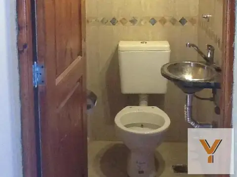Casa 2 ambientes con 1 baño