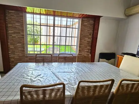 Alquiler de casa en Villa del Parque con Jardín