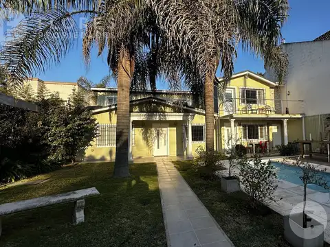 Casa en Venta, 4 ambientes, 3 dormitorios, 3 baños, Villa Morra, PIlar