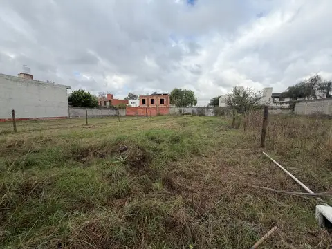 Terreno en Venta en Nuevo URCA, USD 75.000