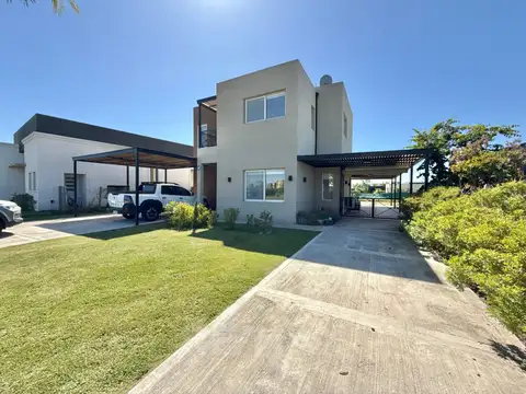 Casa en Alquiler de 3 dormitorios