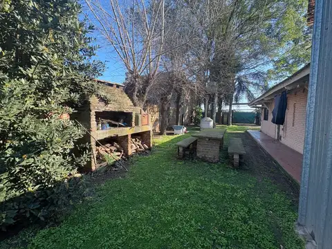 CASA EN VENTA - ARTIGAS 407 - VILLA GDOR GALVEZ