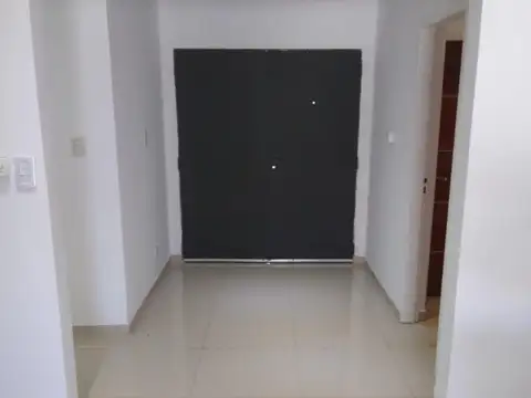 Venta de Casa En Barrio Cerrado Campo Daromy