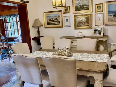 Casa en Venta con 3 cocheras