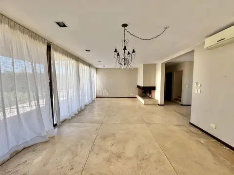 CASA EN VENTA EN PERGAMINO EN BARRIO CERRADO