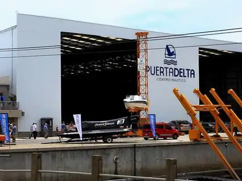 TIGRE - CAMA NÁUTICA DE 21 PIES - EXCELENTE UBICACIÓN!!