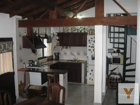 PH en venta - 4 Dormitorios 2 Baños - 217mts2 - Villa Madero