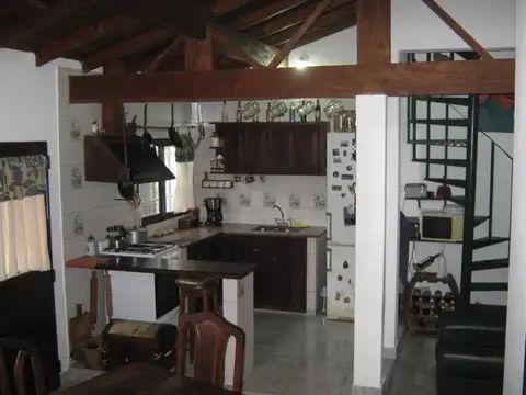 PH en venta - 4 Dormitorios 2 Baños - 217mts2 - Villa Madero