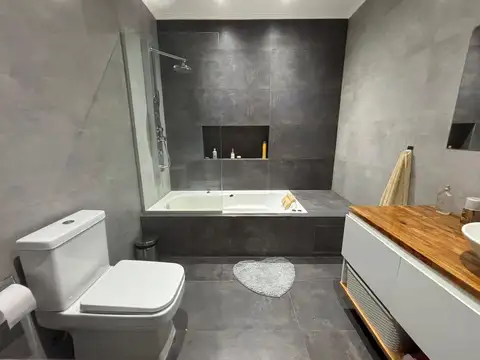 Casa en Alquiler con 1 cochera