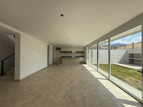 Casa en Venta en Las Heras, USD 230.000