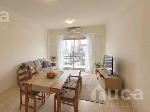 Departamento dos ambientes con balcón y cochera en alquiler en Belgrano