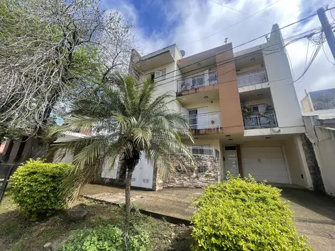 Departamento en calle chacabuco 233 entre lavalle y sarmiento.