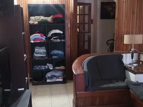 Casa 5 ambientes con 1 baño