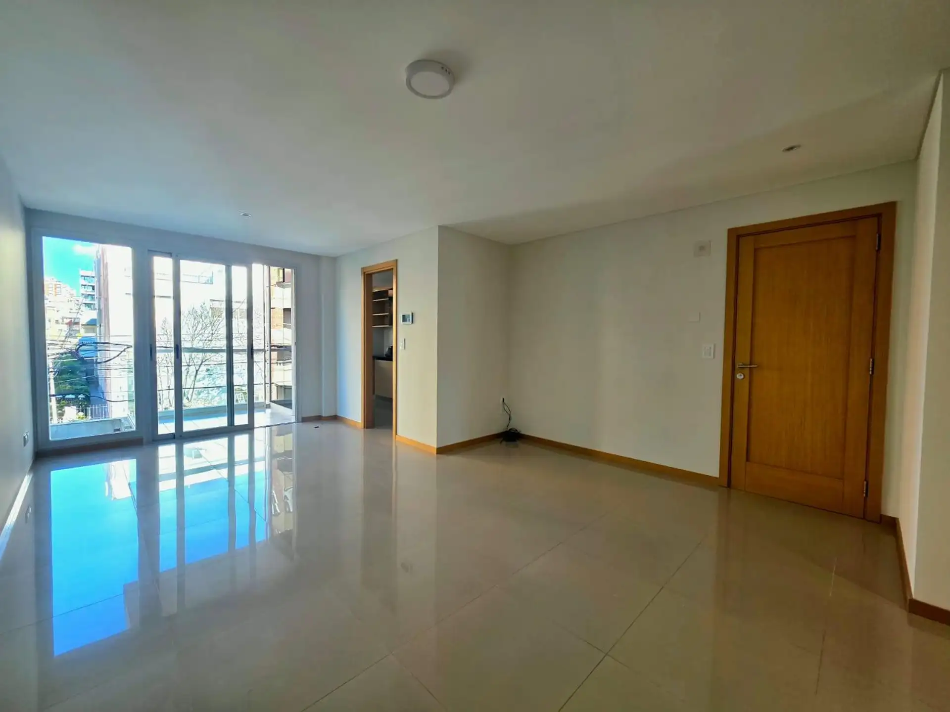 Semipiso 3 amb 80m² con 2 suites, 2 balcones al mar y cochera — Playa Grande